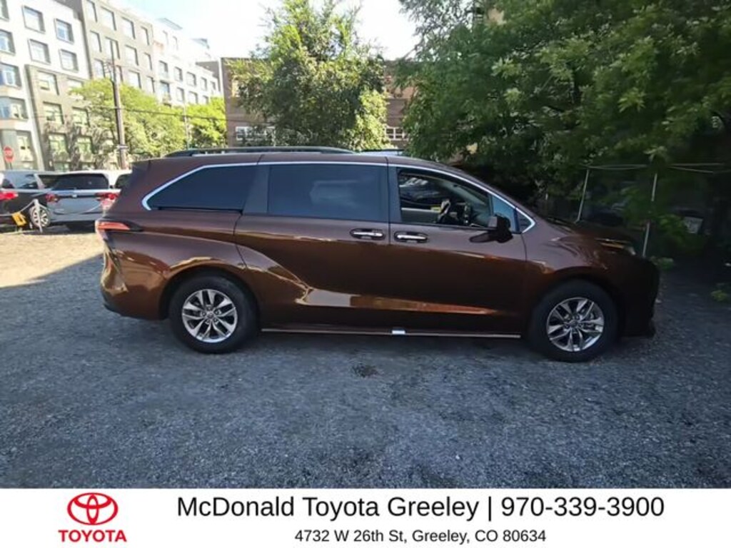 Used 2022 Toyota Sienna XLE 7 Passenger Van Passenger Van