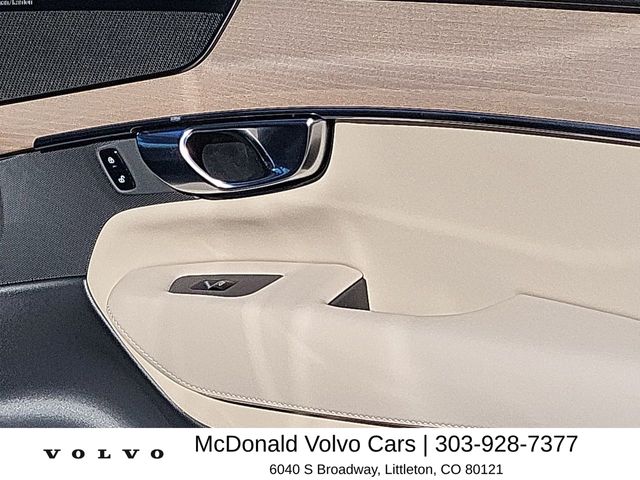 2026 Volvo XC90 Plus - Photo 18