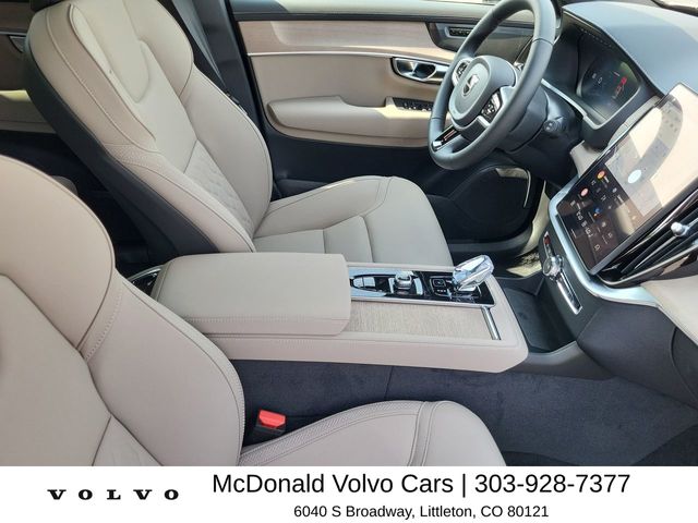 2026 Volvo XC90 Plus - Photo 17