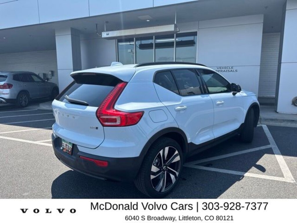 Used 2025 Volvo XC40 B5 Ultra Dark Theme SUV