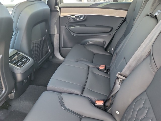 2025 Volvo XC90 Plus - Photo 13