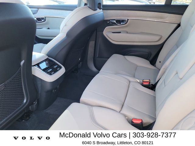 2026 Volvo XC90 Plus - Photo 13