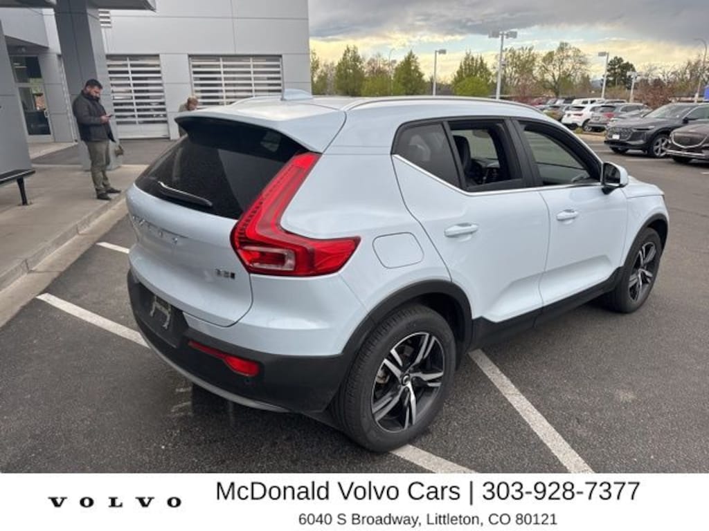 Used 2025 Volvo XC40 B5 Core Bright Theme SUV
