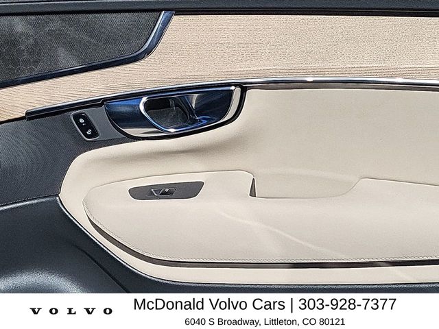 2025 Volvo XC90 Core - Photo 18