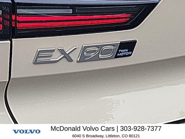 2025 Volvo EX90 Plus - Photo 16