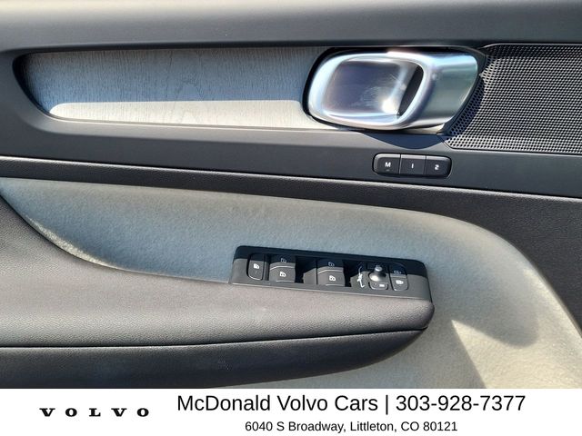 2026 Volvo XC40 Plus - Photo 10