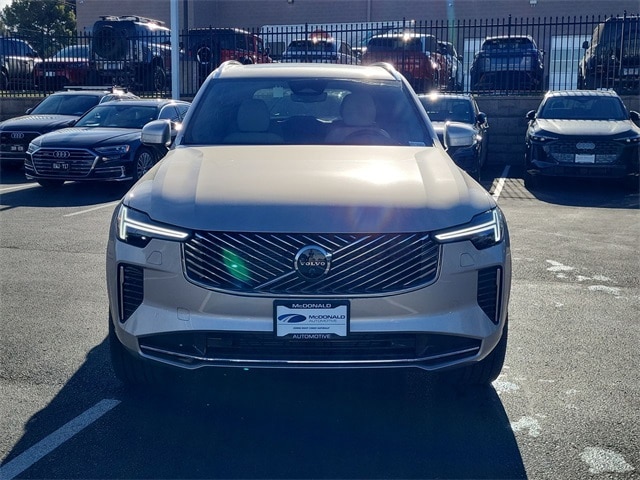 2025 Volvo XC90 Plus - Photo 8