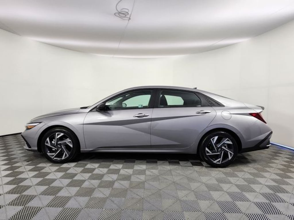 Used 2025 Hyundai Elantra SEL Sport Sedan