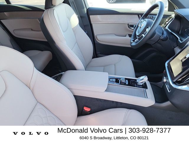 2026 Volvo XC90 Plus - Photo 17