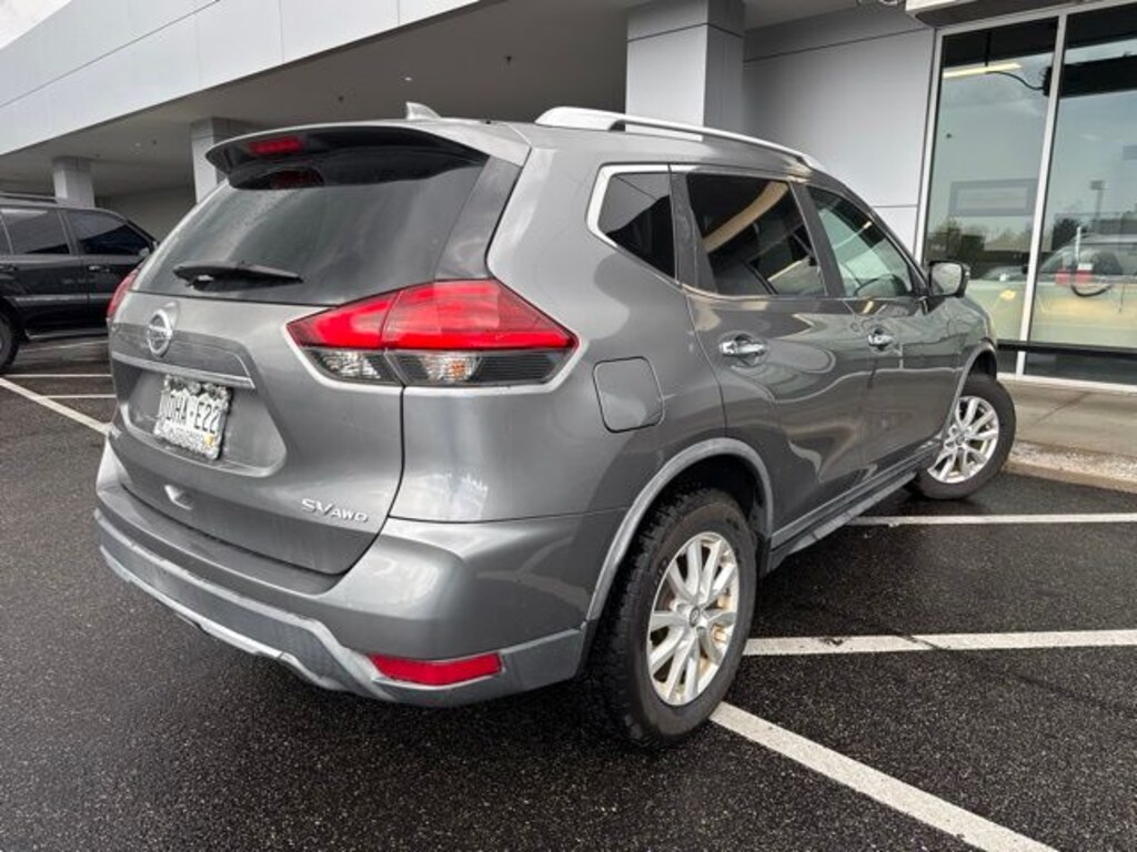 Used 2017 Nissan Rogue SV SUV