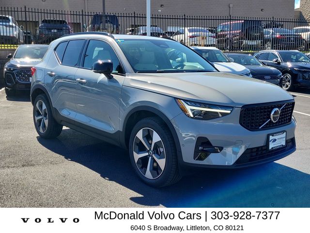 2026 Volvo XC40 Plus - Photo 7