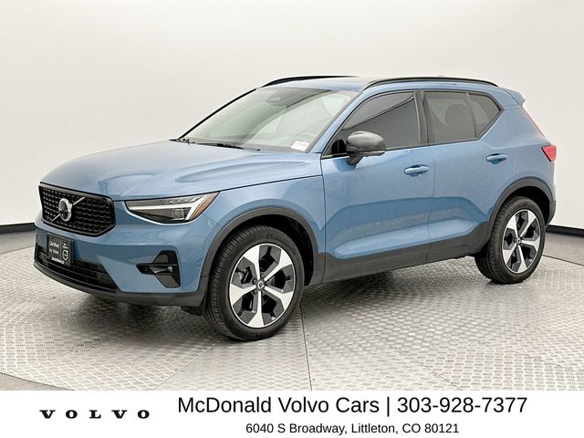 2024 Volvo XC40 B5 Plus Dark AWD's photo