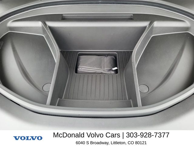 2025 Volvo EX90 Plus - Photo 21