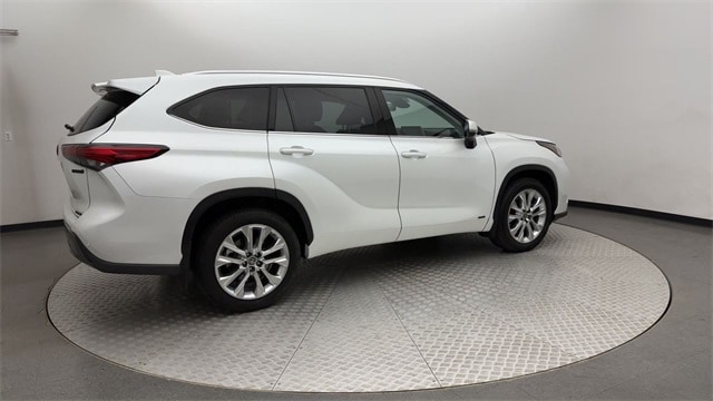 Used 2022 Toyota Highlander Limited with VIN 5TDXBRCH3NS546648 for sale in Littleton, CO