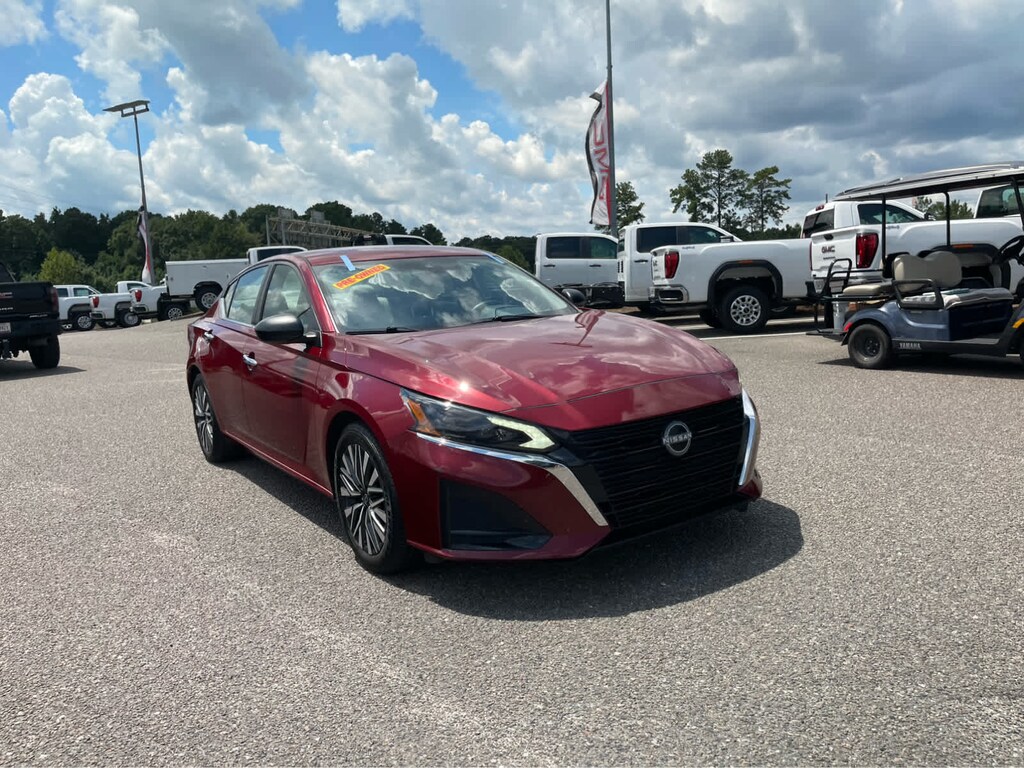 Used 2025 Nissan Altima SV