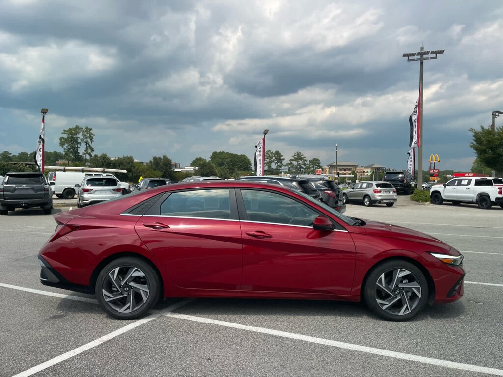 Used 2025 Hyundai Elantra SEL Convenience
