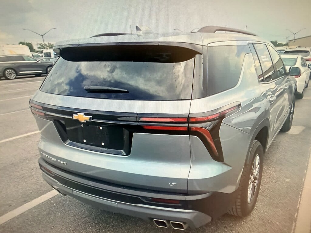 Used 2024 Chevrolet Traverse LT SUV