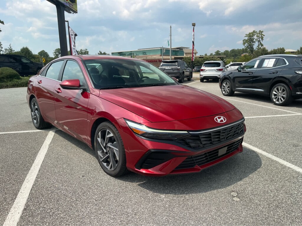Used 2025 Hyundai Elantra SEL Convenience