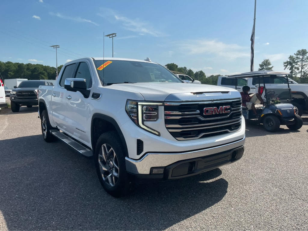 Used 2022 GMC Sierra 1500 SLT Truck