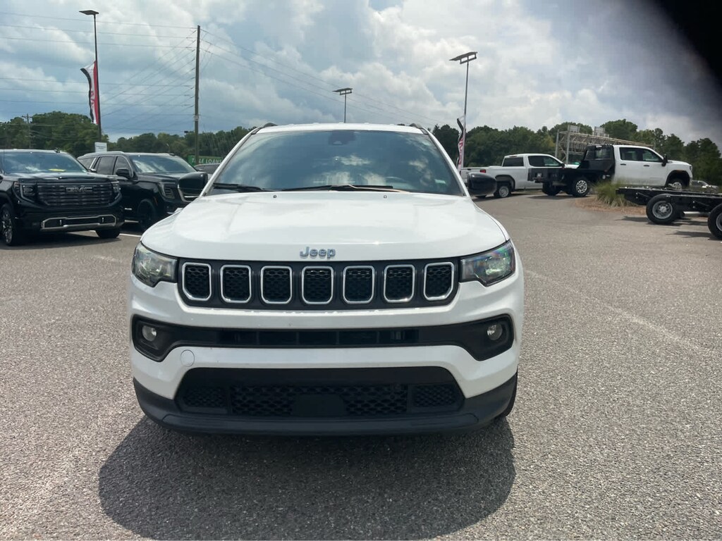 Used 2024 Jeep Compass Latitude