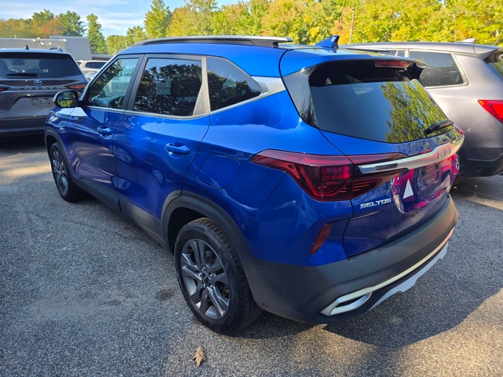2022 Kia Seltos S Nightfall Edition photo 4
