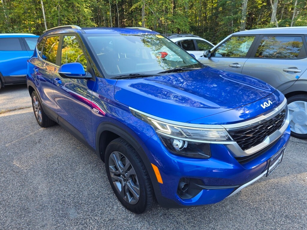 2022 Kia Seltos S Nightfall Edition photo 2