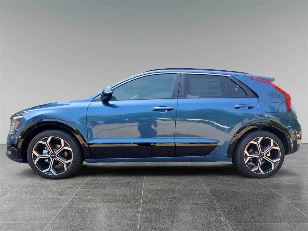 2025 Kia Niro SX Touring photo 2