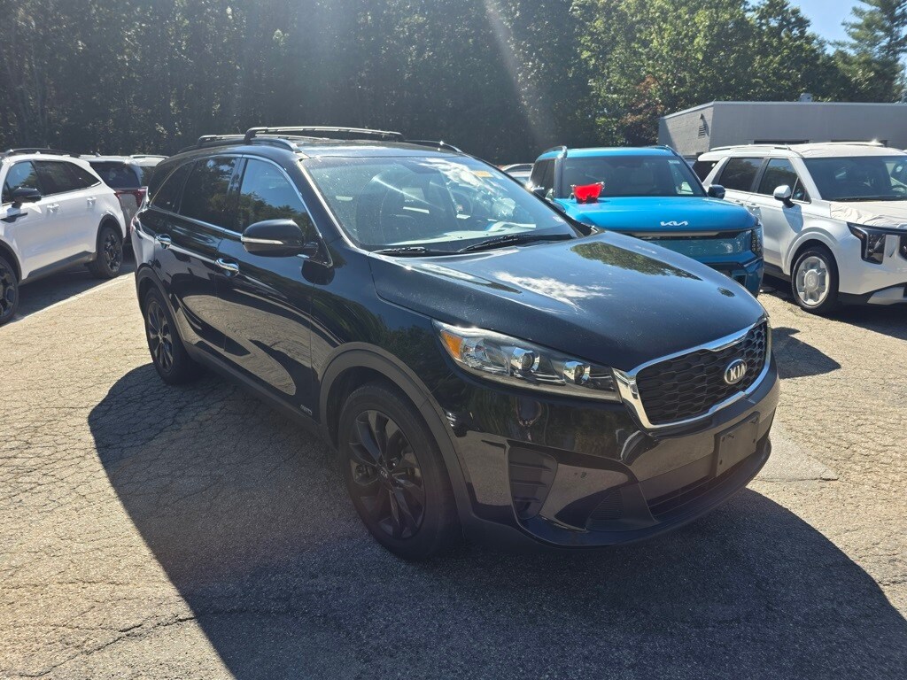 2019 Kia Sorento LX S photo 2