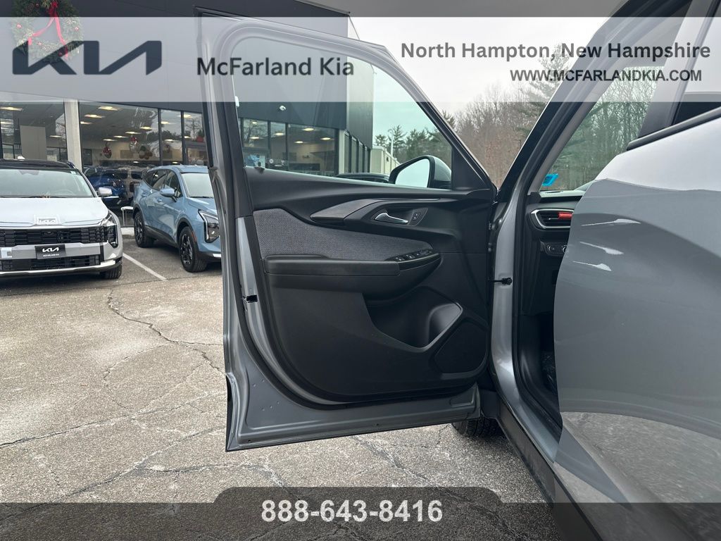 2023 Chevrolet TrailBlazer LT's photo