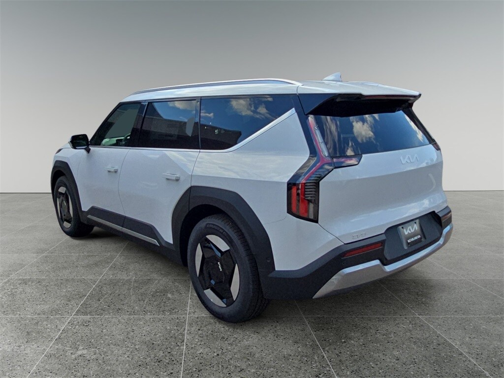 2026 Kia EV9 Wind photo 3