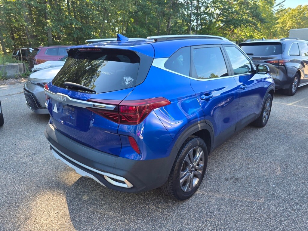 2022 Kia Seltos S Nightfall Edition photo 3