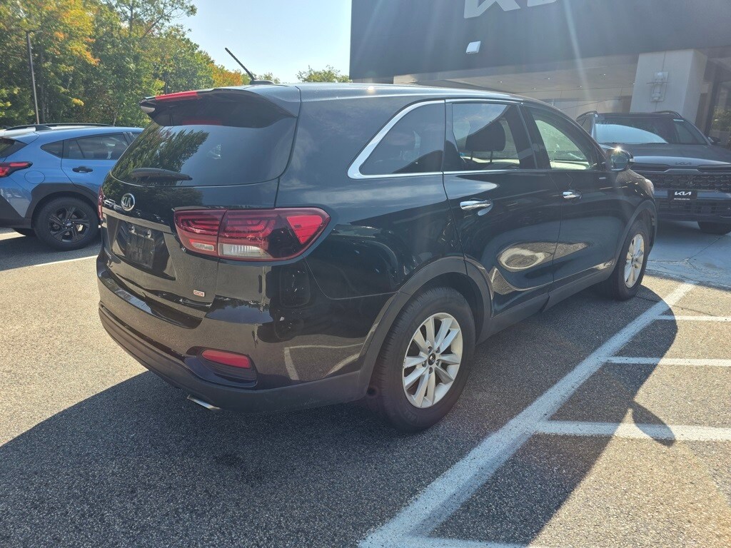 2020 Kia Sorento LX S photo 2
