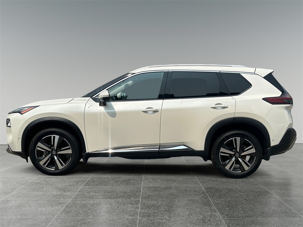 Used 2021 Nissan Rogue Platinum with VIN JN8AT3DD8MW308227 for sale in North Hampton, NH
