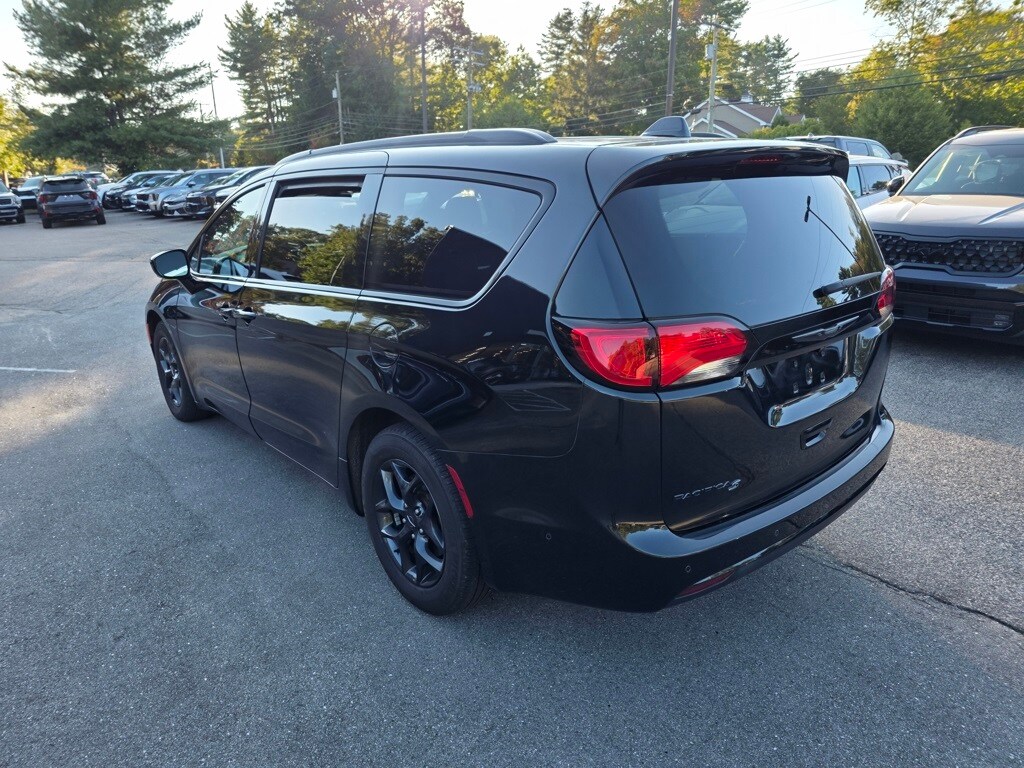 2020 Chrysler Pacifica Touring L photo 4