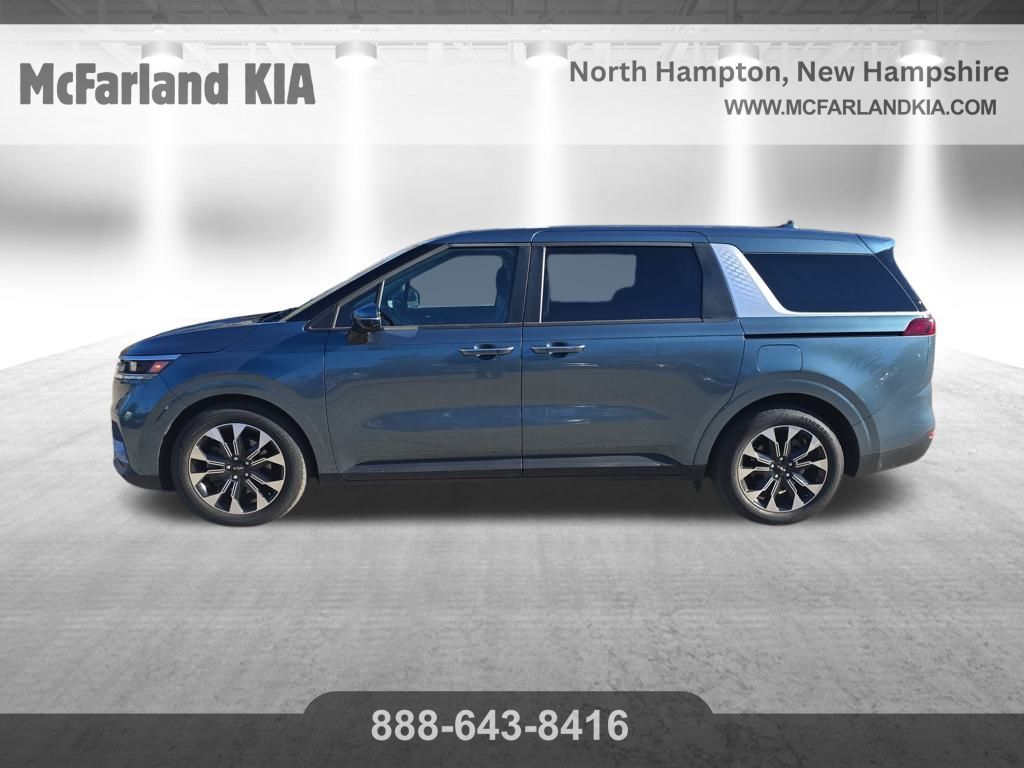 2023 Kia Carnival EX photo 2