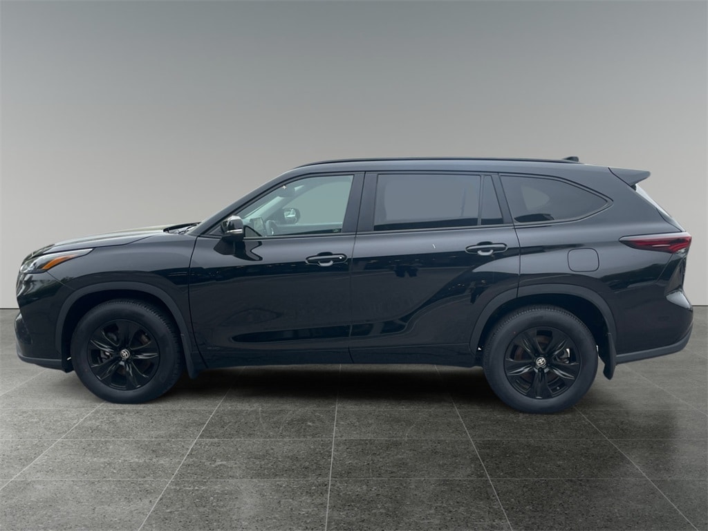 Used 2024 Toyota Highlander XLE Nightshade with VIN 5TDKBRCH6RS639924 for sale in North Hampton, NH