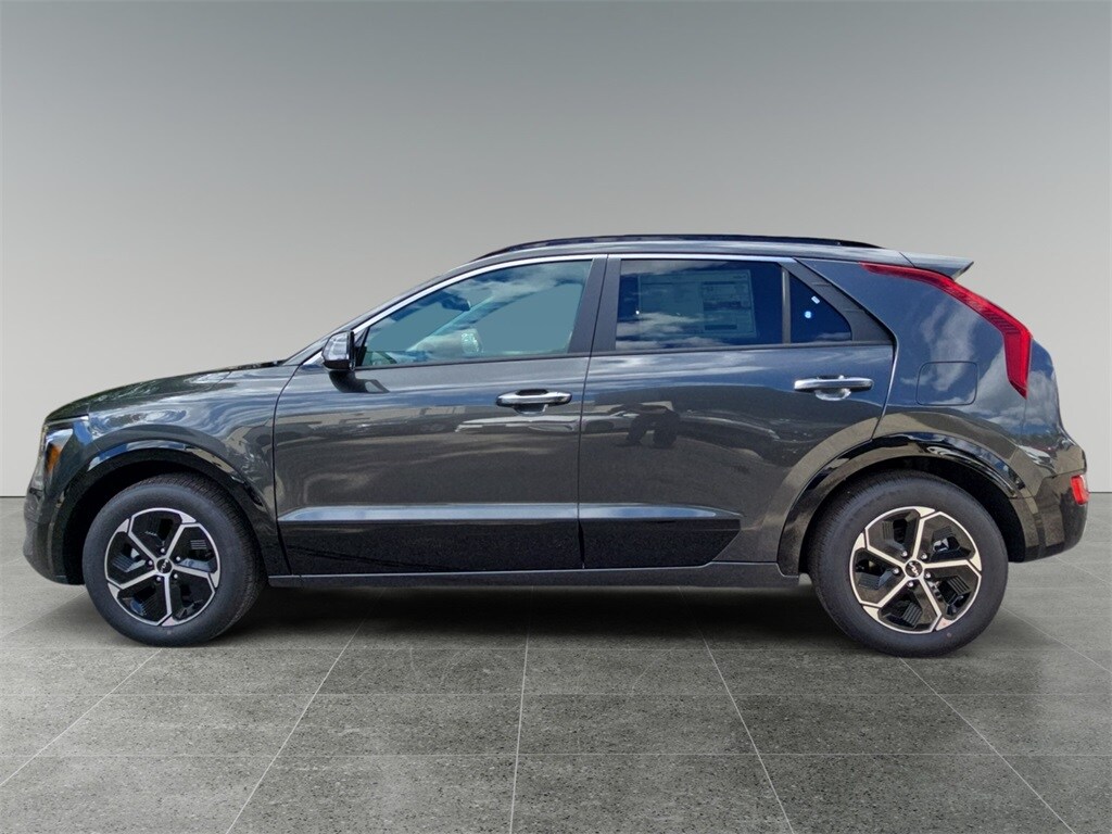 2025 Kia Niro SX photo 2