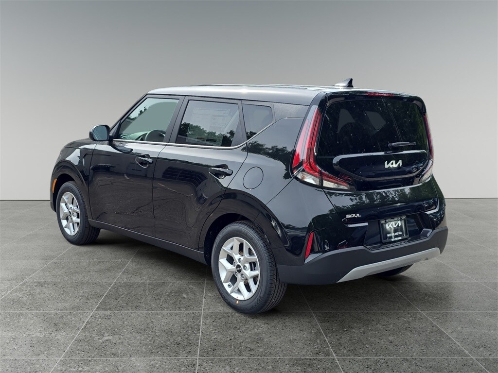 2025 Kia Soul LX photo 3