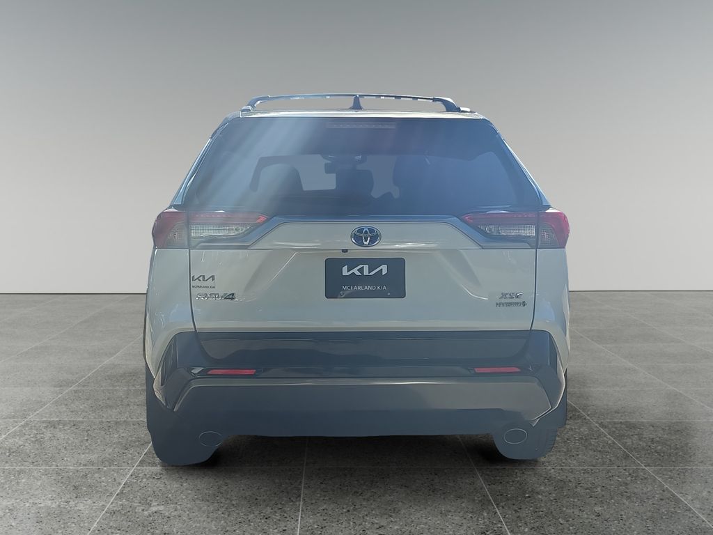2019 Toyota RAV4 Hybrid XSE photo 4