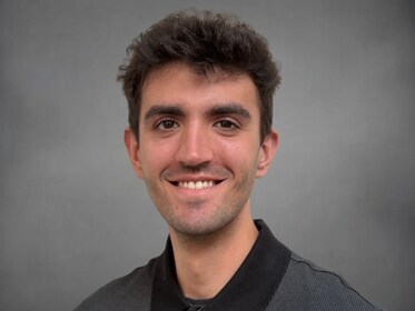 Staff member Adrian Silva from ID_d907e1ad0527