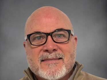 Staff member Steve Robinson from ID_a1e71ca2d440