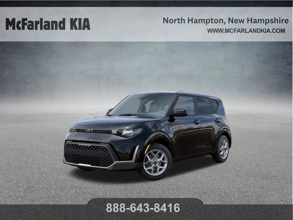 2025 Kia Soul LX's photo