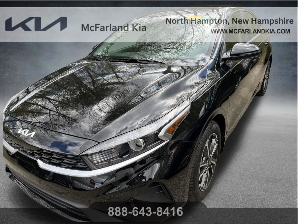 2023 Kia Forte LXS AT's photo