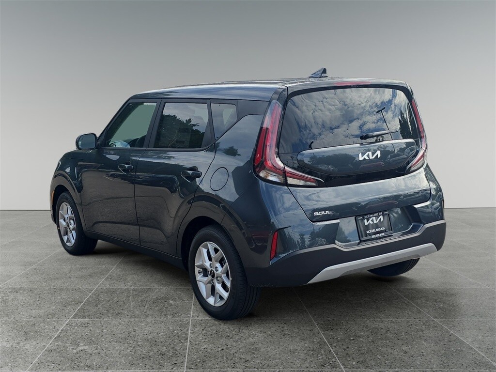 2025 Kia Soul LX photo 3