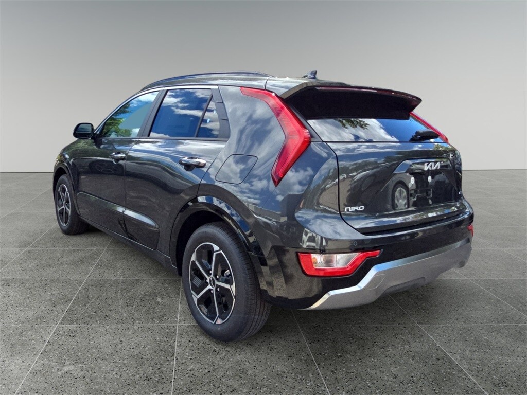 2025 Kia Niro SX photo 3