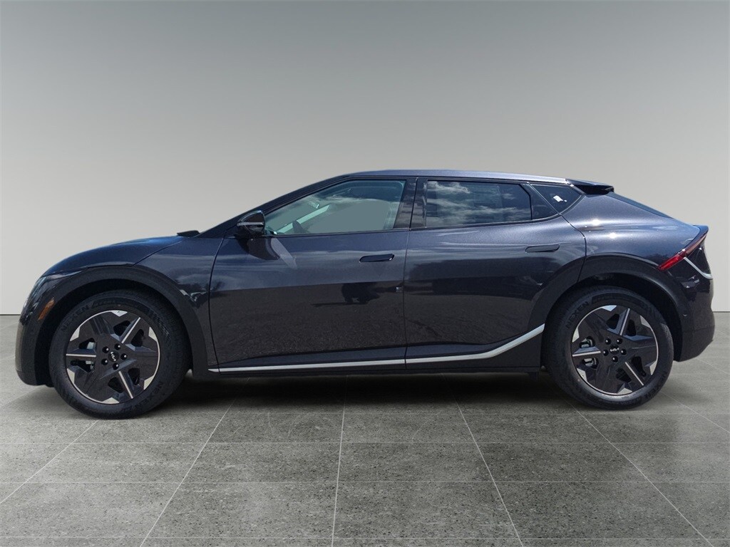 2025 Kia EV6 Light photo 2