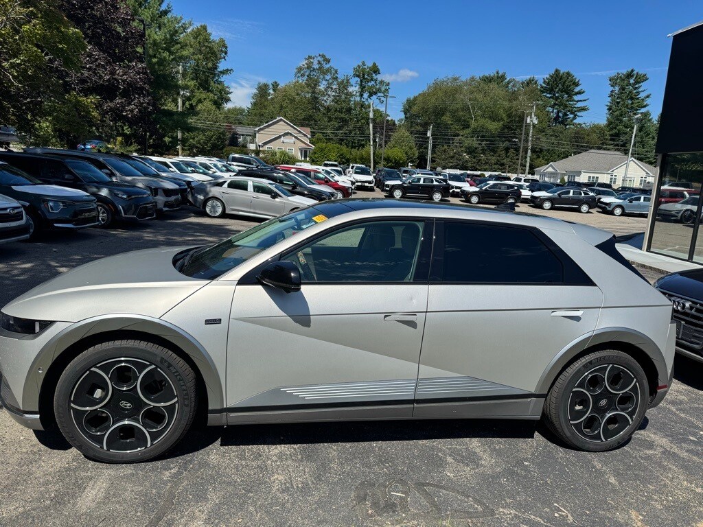 2024 Hyundai Ioniq 5 Limited photo 3