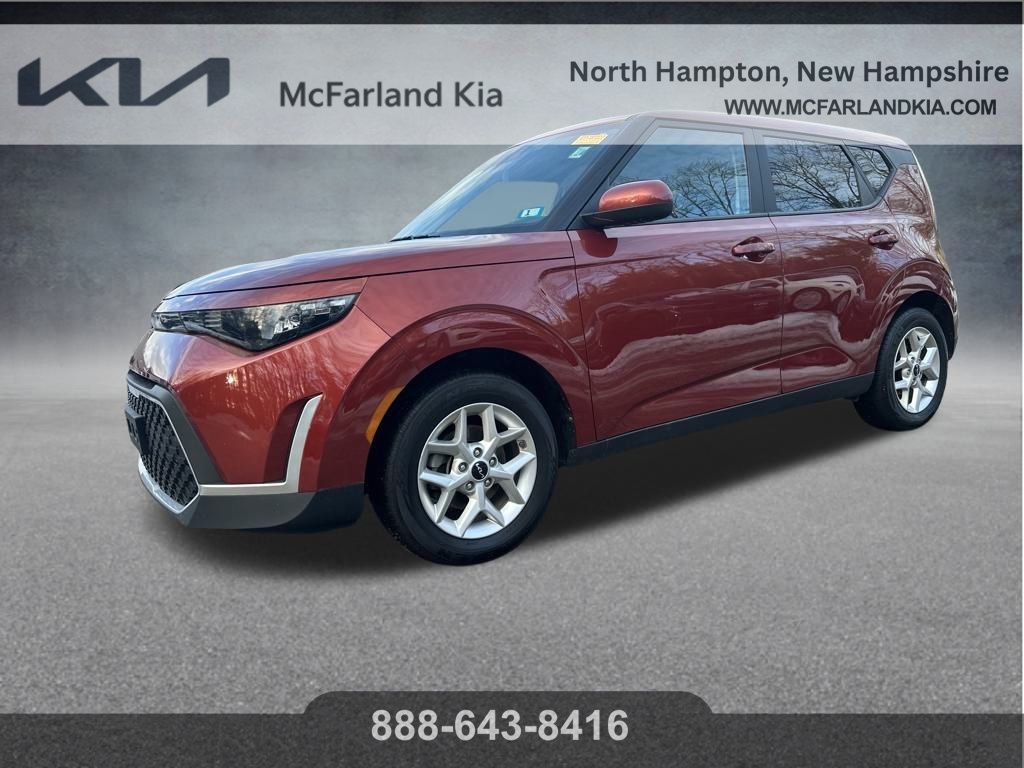 2024 Kia Soul LX's photo