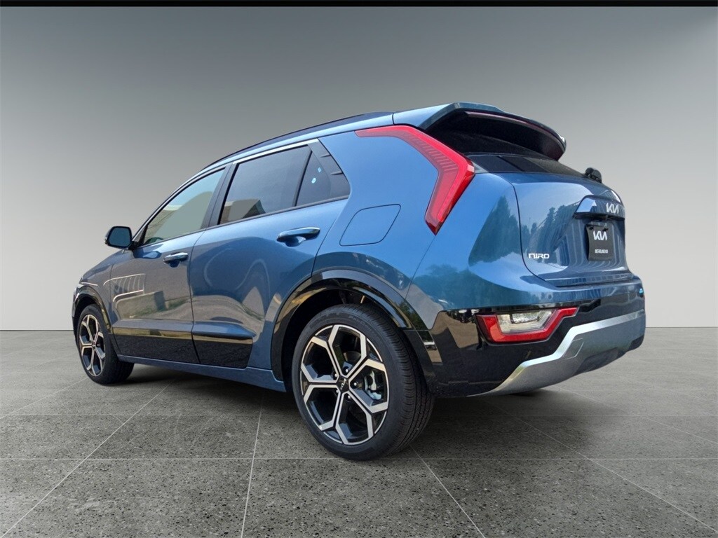 2025 Kia Niro SX Touring photo 3