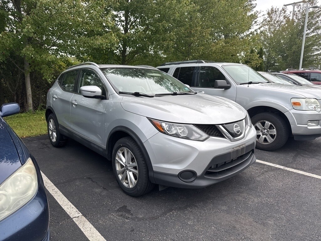 2019 Nissan Rogue Sport SV photo 2